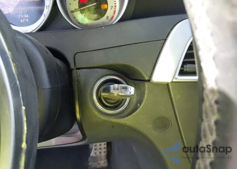 2013 Mercedes-Benz C 250 z USA, uszkodzony, nr VIN WDDGJ4HBXDF988650